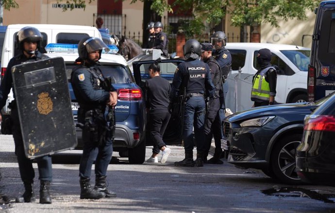 Efectivos de la Policía Nacional desplegados en el Polígono Sur. Imagen de archivo.