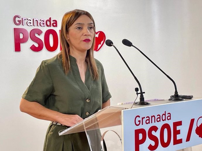 Archivo - La parlamentaria del PSOE-A Olga Manzano, en una foto de archivo.