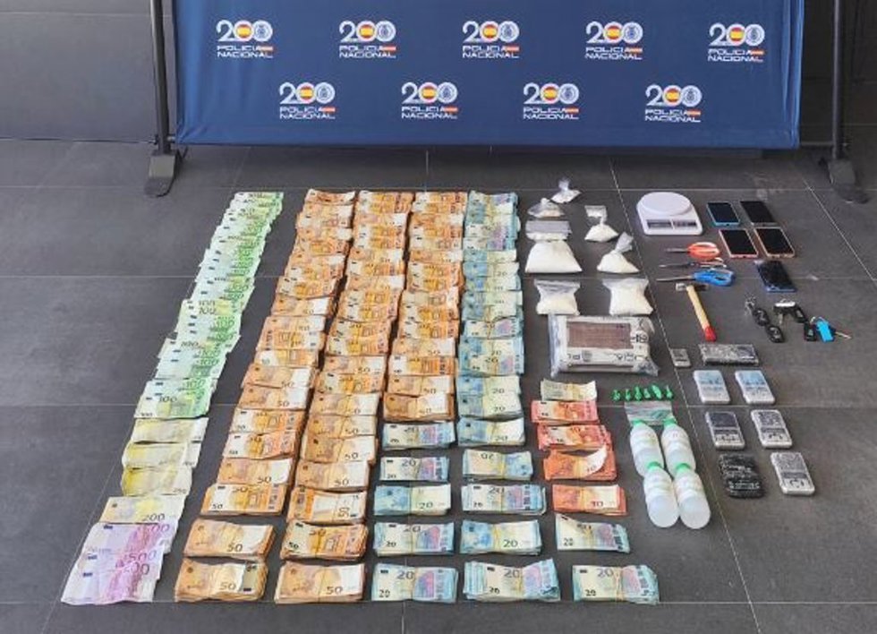Dinero y efectos intervenidos en la Operación Tiburón
