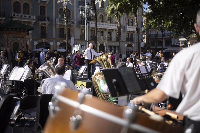 Archivo - Actuación de la Banda Municipal de Huelva en el marco del festival.