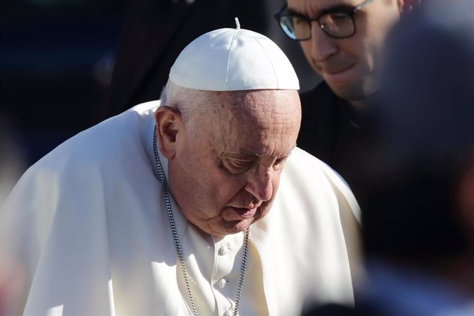 02 November 2024, Italy, Rome: Pope Francis presides mass at Laurentino Cemetery in Rome on the occasion to the celebrations for the deceased. Photo: Evandro Inetti/ZUMA Press Wire/dpa