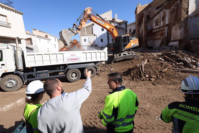 El presidente de la Diputación de Albacete, Santi Cabañero, desde Letur.