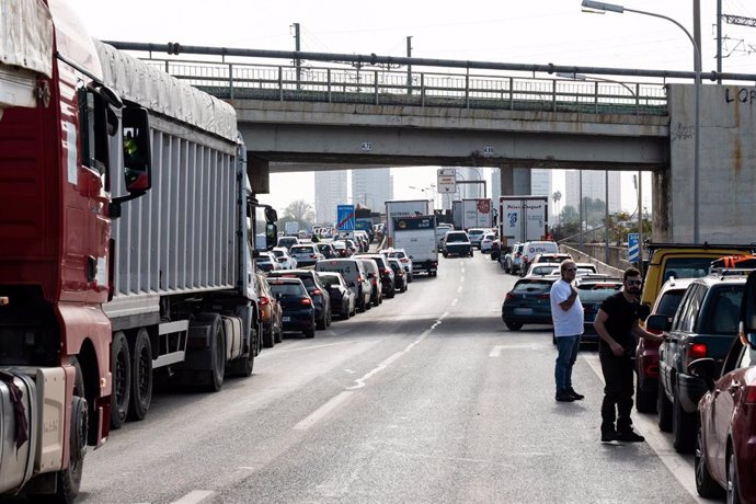 Atasco de la V-30, a 5 de noviembre de 2024, en Valencia, Comunidad Valenciana (España). 