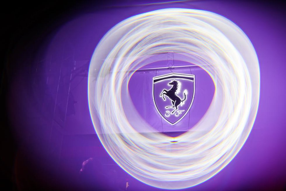 Archivo - Scuderia Ferrari logo during the 2023 Formula 1 Heineken Silver Las Vegas Grand Prix, 21th round of the 2023 Formula One World Championship from November 17 to 19, 2023 on the Las Vegas Strip Circuit, in Las Vegas, USA - Photo Antonin Vincent 