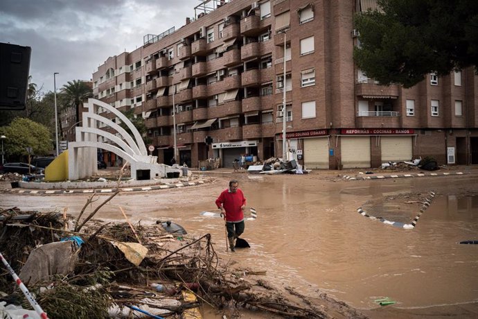 Imagen de una de las calles de Paiporta, una de las localidades valencianas más afectadas por la DANA. 