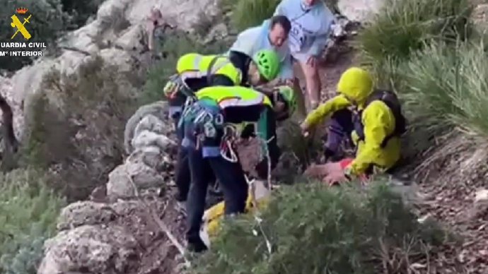 Rescate de un corredor lesionado en Deià, Mallorca.