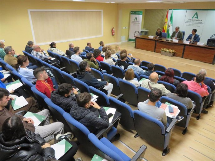 Jornada formativa sobre aspectos preventivos que relacionan la salud y el bienestar laboral en el Centro de Prevención de Riesgos Laborales de Huelva.