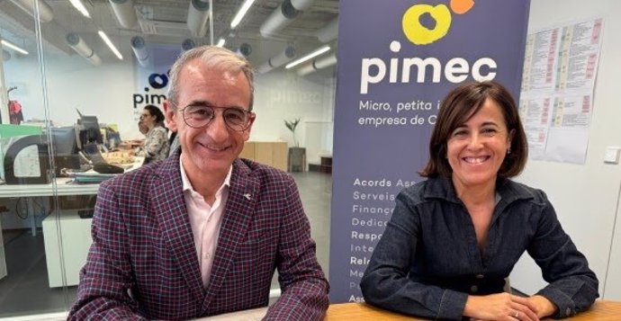 El secretario general de Pimec, Josep Ginesta, y la directora del Área de Trabajo, Sílvia Miró