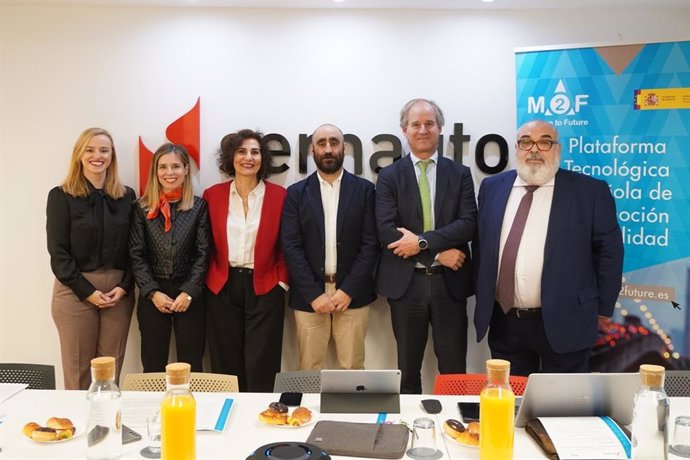 Expertos del Grupo de Trabajo 7 y 8 de la Plataforma de Automoción y Movilidad (M2F) en el Desayuno de Prensa 'Tecnologías Made in Spain: Talento, Sostenibilidad y Economía Circular'.