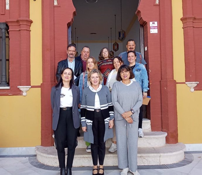 La delegada territorial de Empleo, Empresa y Trabajo Autónomo de la Junta de Andalucía en Málaga, Carmen Sánchez Sierra, presenta en Carratraca las cuatro primeras líneas de ayudas a la contratación del nuevo programa Emplea-T en Málaga.