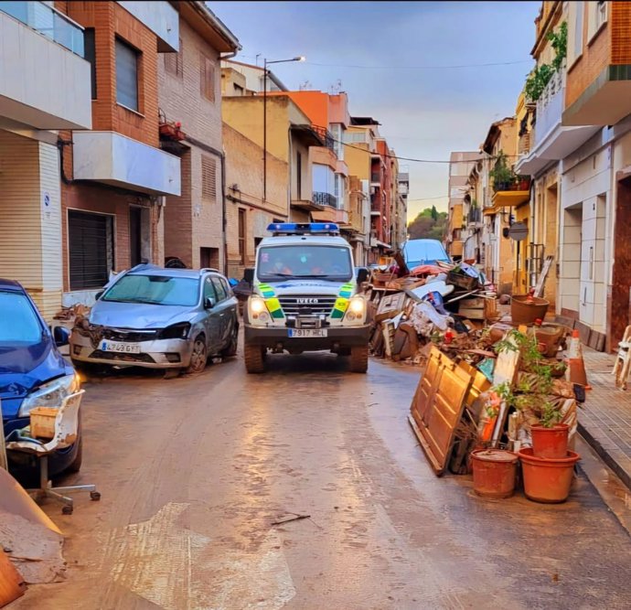 Ambulancia todo terreno prestando servicio en Alfafar