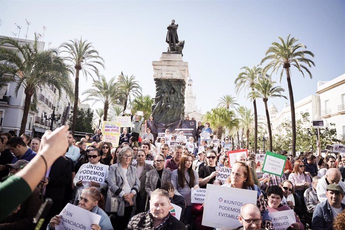 Movilización convocada por Cermi Andalucía en Cádiz.