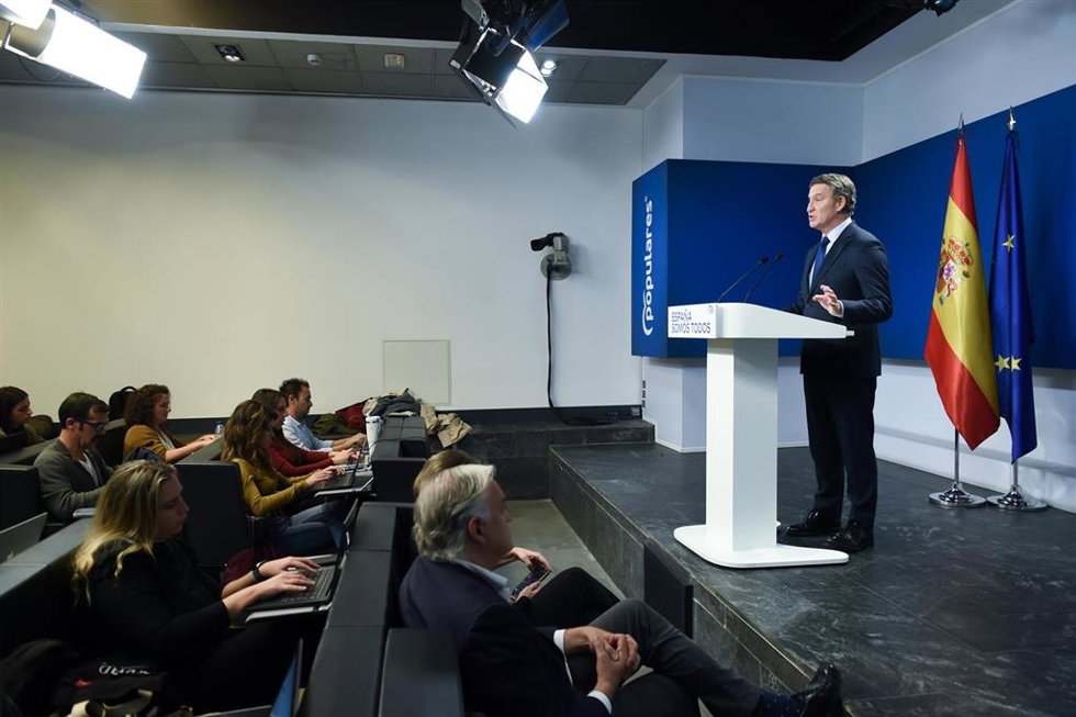 El presidente del Partido Popular, Alberto Núñez Feijóo, durante una rueda de prensa del Partido Popular, a 4 de noviembre de 2024, en Madrid (España). El presidente del Partido Popular, Alberto Núñez Feijóo, comparece para explicar su propuesta de plan
