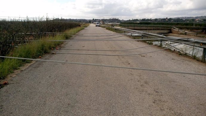 Tendido eléctrico en Llombai (Valencia)