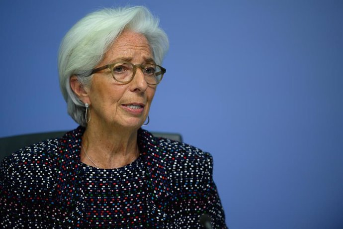 Archivo - FILED - 30 April 2020, Hessen, Frankfurt_Main: Christine Lagarde, President of the European Central Bank (ECB), speaks during a press conference at the bank's premisses in Frankfurt. Lagarde said that the eurozone economy is facing deflation thi