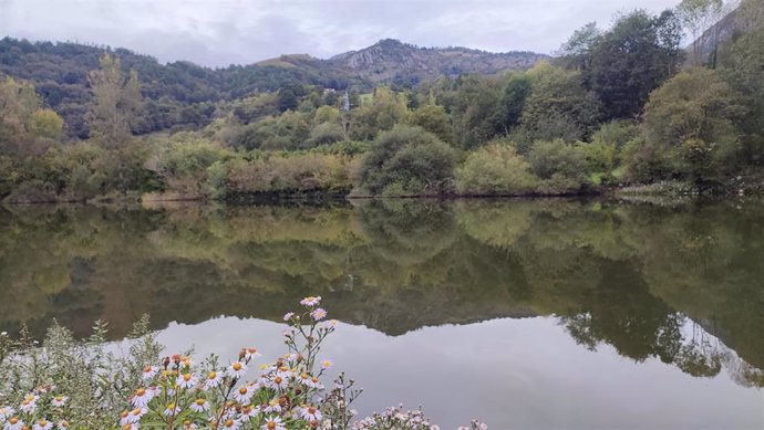 Embalse de Rioseco, en el concejo asturiano de Sobrescobio.