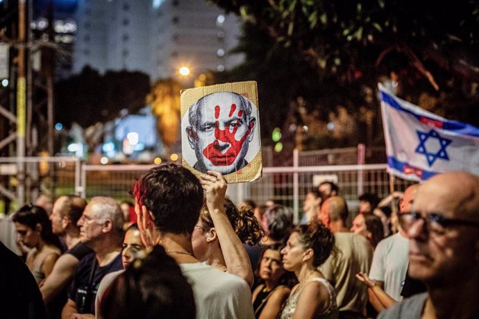 Archivo - Imagen de archivo de una manifestación en Tel Aviv contra el primer ministro de Israel, Benjamin Netanyahu, por su gestión de la guerra.