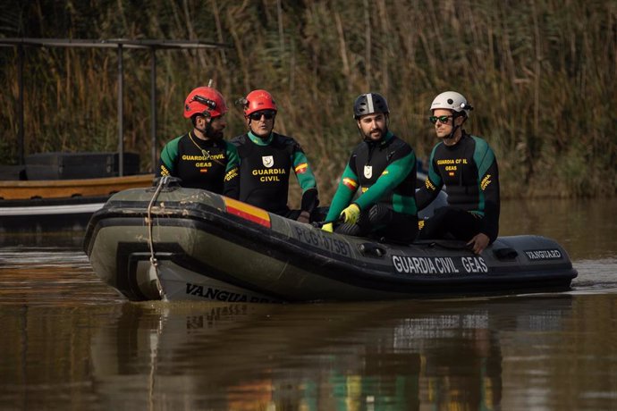 Despliegue de efectivos de la Guardia Civil en búsqueda de desaparecidos en la Albufera de Valencia