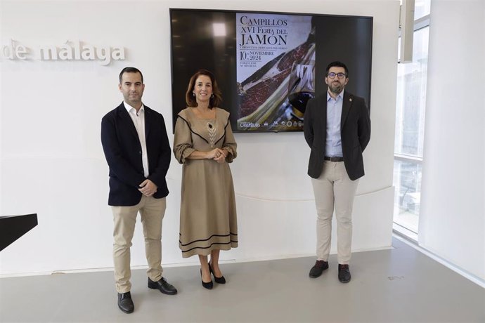 La vicepresidenta Antonia Ledesma junto al alcalde de Campillos, Daniel Gómez, informan de XVI Feria del Jamón y productos derivados del cerdo