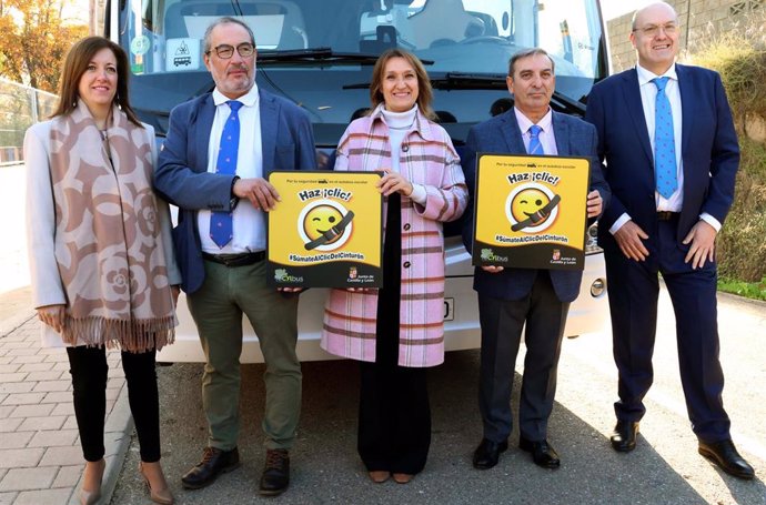 La Junta impulsa una campaña para el uso del cinturón de seguridad en el transporte de escolares.