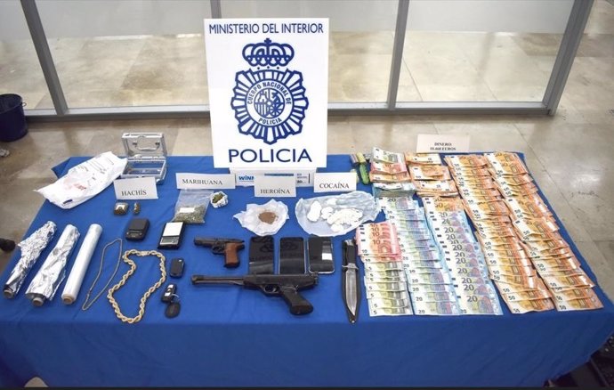 Material incautado en la desarticulación de varios puntos de venta de droga en Plasencia