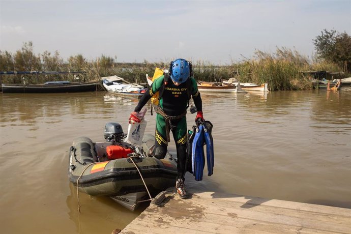 Despliegue de efectivos de la Guardia Civil en la Albufera de Valencia. 