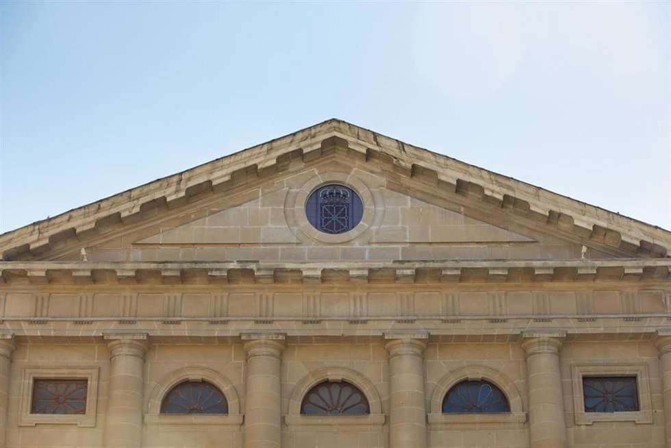 Archivo - Fachada del Palacio de Navarra.