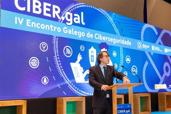 El conselleiro de Facenda e Administración Pública, Miguel Corgos, inaugura la IV edición del Encontro Galego de Ciberseguridade CIBER.GAL, en Santiago.