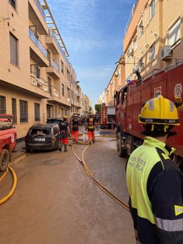 Bomberos de Mallorca en la calle de un municipio de la comarca valenciana de Horta Sud.