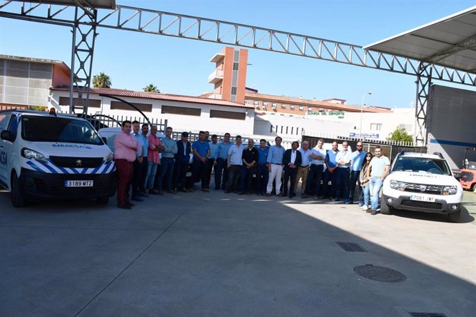 La Empresa Municipal de Aguas de Córdoba despliega un dispositivo integral con carácter indefinido para ayudar en la catástrofe registrada en Valencia tras el paso de la DANA.