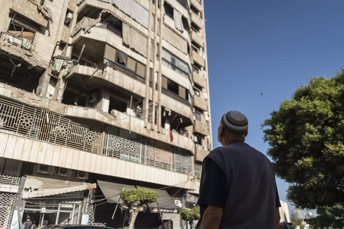 Archivo - October 3, 2024, Beirut, Beirut, Lebanon: After the midnight of October 3rd, the head quarter of the Hezbollah civil defence, located in the Beirut central district of Bashoura, was strike by an Israeli drone. The air strike left six people dead