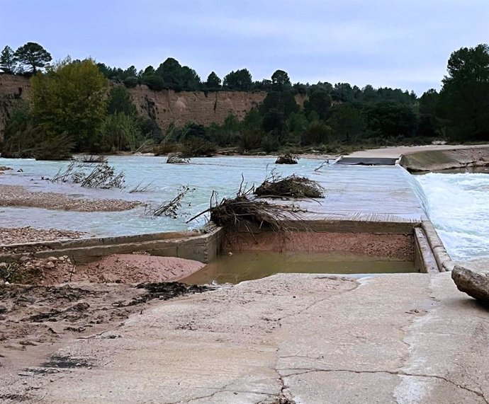 Canet lo Roig torna a requerir cubes d'aigua per a proveir a la població