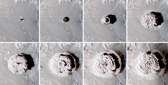 Un satélite de observación de la Tierra de la NASA registró las diferentes etapas de la nube volcánica el 15 de enero de 2022.