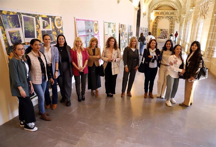 La teniente de alcaldesa de Igualdad y Diversidad en el Ayuntamiento de Jerez de la Frontera (Cádiz), Susana Sánchez, en la inauguración de la exposición 'Lentes de Vida'