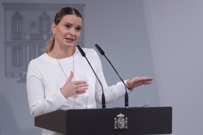 La presidenta del Govern balear, Marga Prohens, ofrece una rueda de prensa tras un encuentro con el presidente del Gobierno, Pedro Sánchez, en el Complejo de La Moncloa, a 25 de octubre de 2024, en Madrid (España). Este encuentro forma parte de la ronda d