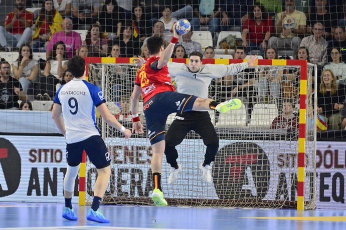 Los 'Hispanos' carburan ante Italia en el segundo tiempo de Sagunto