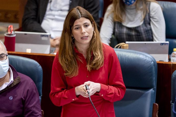 Archivo - La diputada de Más Madrid, Loreto Arenillas Gómez, interviene en una sesión del pleno de la Asamblea de Madrid