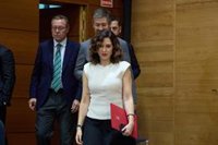 Ayuso afea a Vox sus "ocurrencias" en Madrid ante la DANA y defiende que las autonomías están volcadas