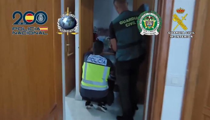 La Policía Nacional y la Guardia Civil, en una operación conjunta la Policía Nacional colombiana y la ayuda de Interpol, han desarticulado este jueves una organización criminal colombiana asentada en España