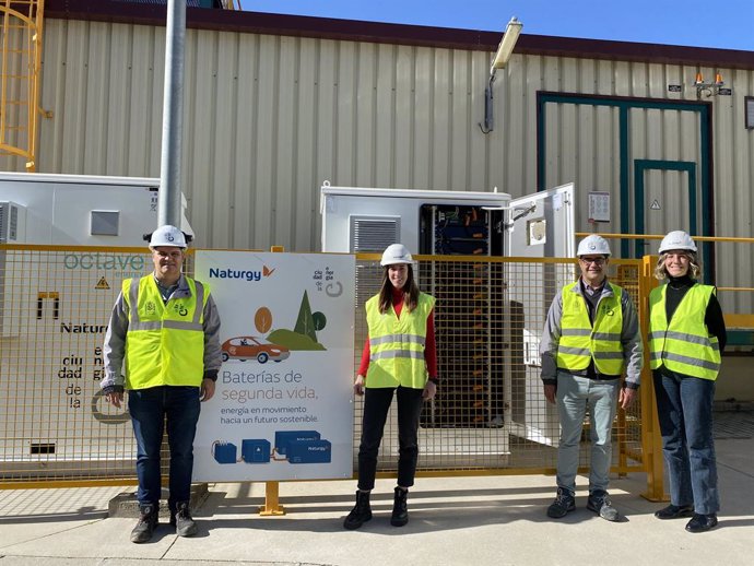 Isidoro González, Jefe de Planta de CIUDEN; Lidia Caramazana, especialista en Proyectos de Innovación de Naturgy; José Manuel Pardo, Jefe de Operación de CIUDEN; y Marta Rodrigo, desarrollo de Proyectos de Almacenamiento de Naturgy.