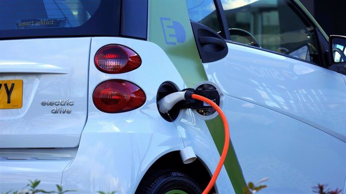 Las baterías recicladas de coche eléctrico aportarán en 2030 el 84,5% del litio para hacer nuevas, según Recyclia.