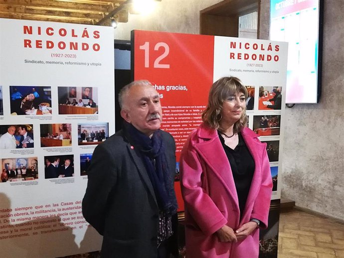 El secretario general de UGT, Pepe Álvarez, con la vicepresidenta segunda del Gobierno de Navarra, Ana Ollo.