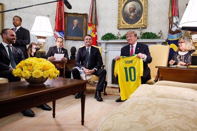 Archivo - Jair Bolsonaro y Donald Trump