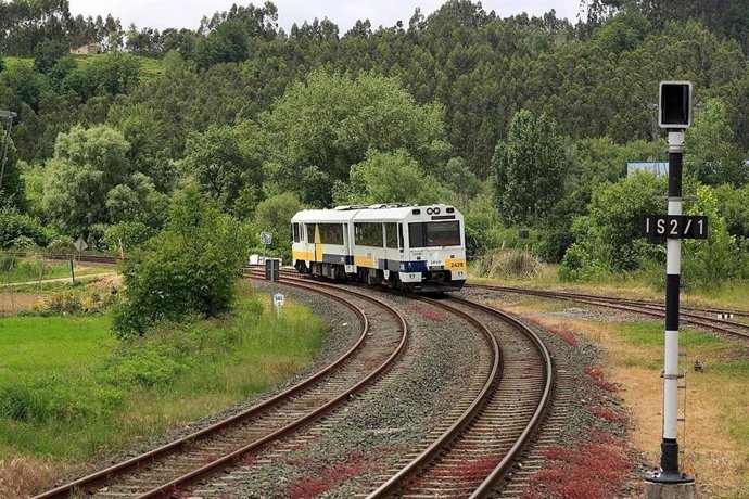 Archivo - Tren regional