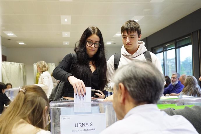 Votaciones para elegir rector en la UR