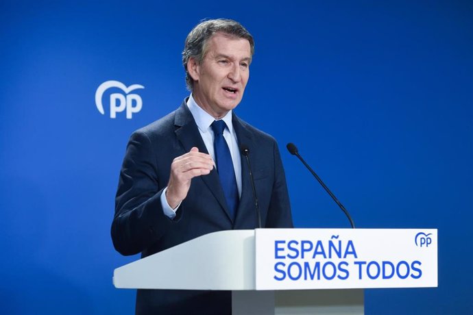 El presidente del Partido Popular, Alberto Núñez Feijóo, durante una rueda de prensa del Partido Popular, a 4 de noviembre de 2024, en Madrid (España). El presidente del Partido Popular, Alberto Núñez Feijóo, comparece para explicar su propuesta de plan d