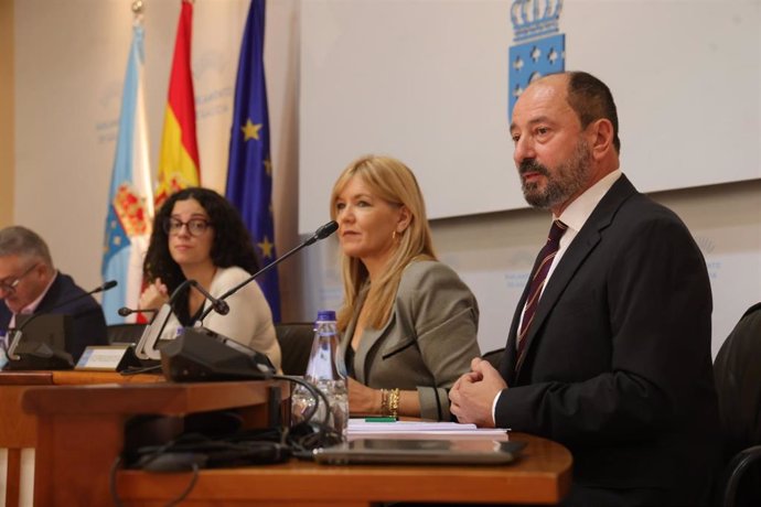 El director de Turismo de Galicia, Xosé Merelles, durante la comisión parlamentaria.