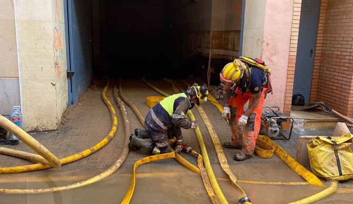 Efectivos del contingente balear trabajando en Valencia