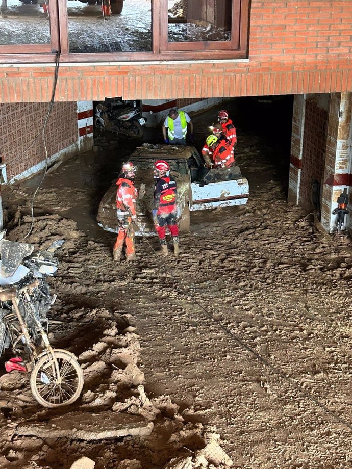 Trabajos el miércoles del equipo relavado del Consorcio Provincial de Bomberos de Huelva.