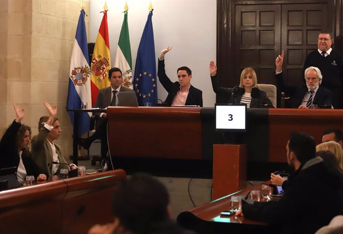 La alcaldesa de Jerez durante la celebración del Pleno extraordinario sobre el Plan de Ajuste.